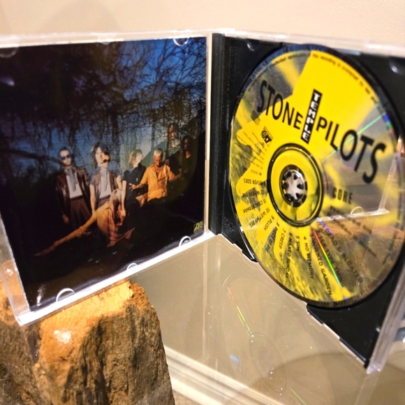 Stone Temple Pilots 2 cd pkg. - Picture 3 of 5